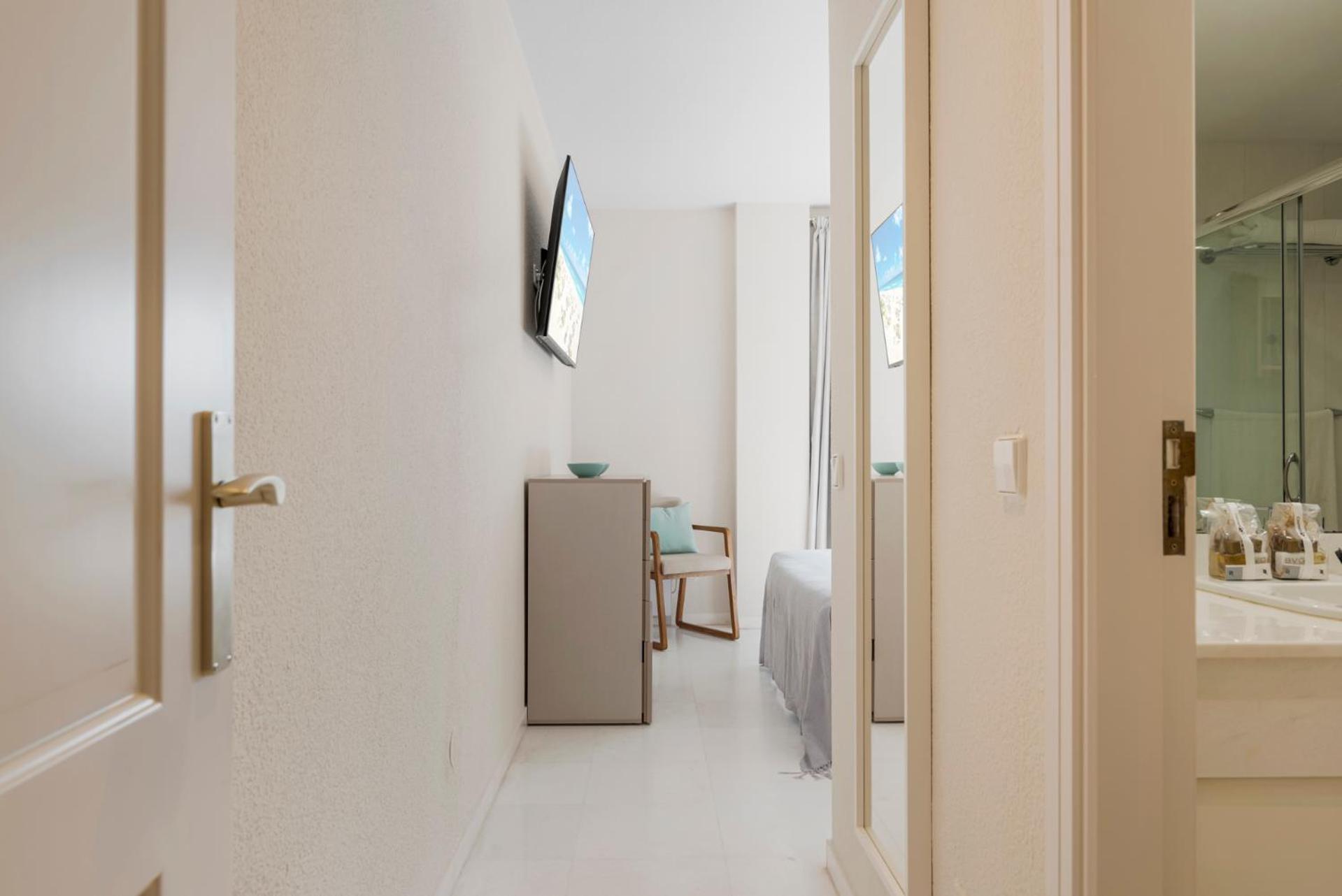 Espacioso Y Encantador En Gaviotas Appartement Marbella