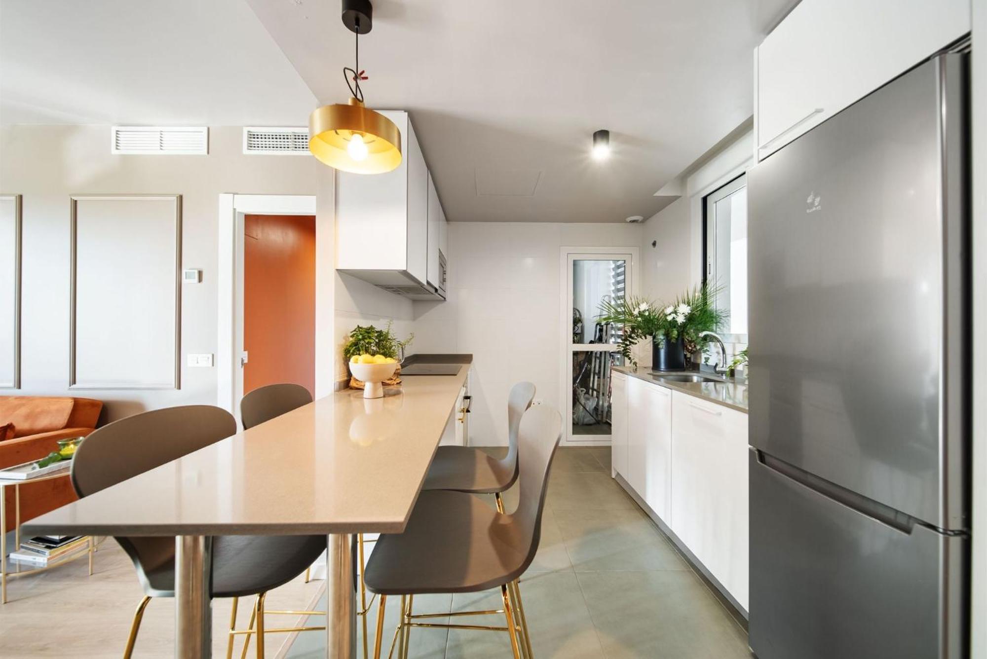 Apartment Brand New With Gym&rooftop Pool.