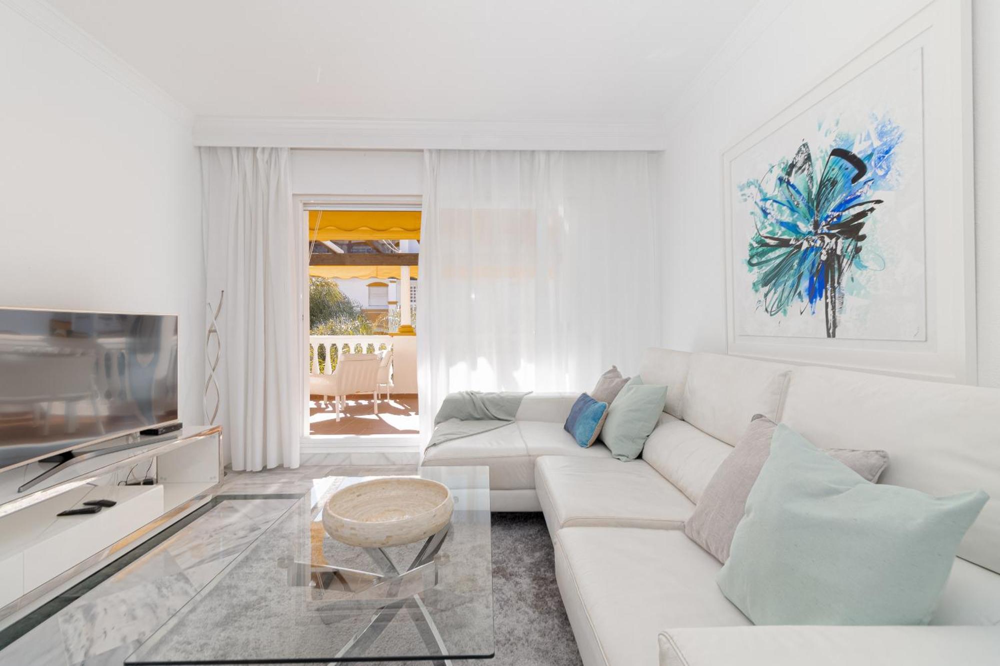 Apartment 2 Bedrooms Terrace - Pool & Parking *