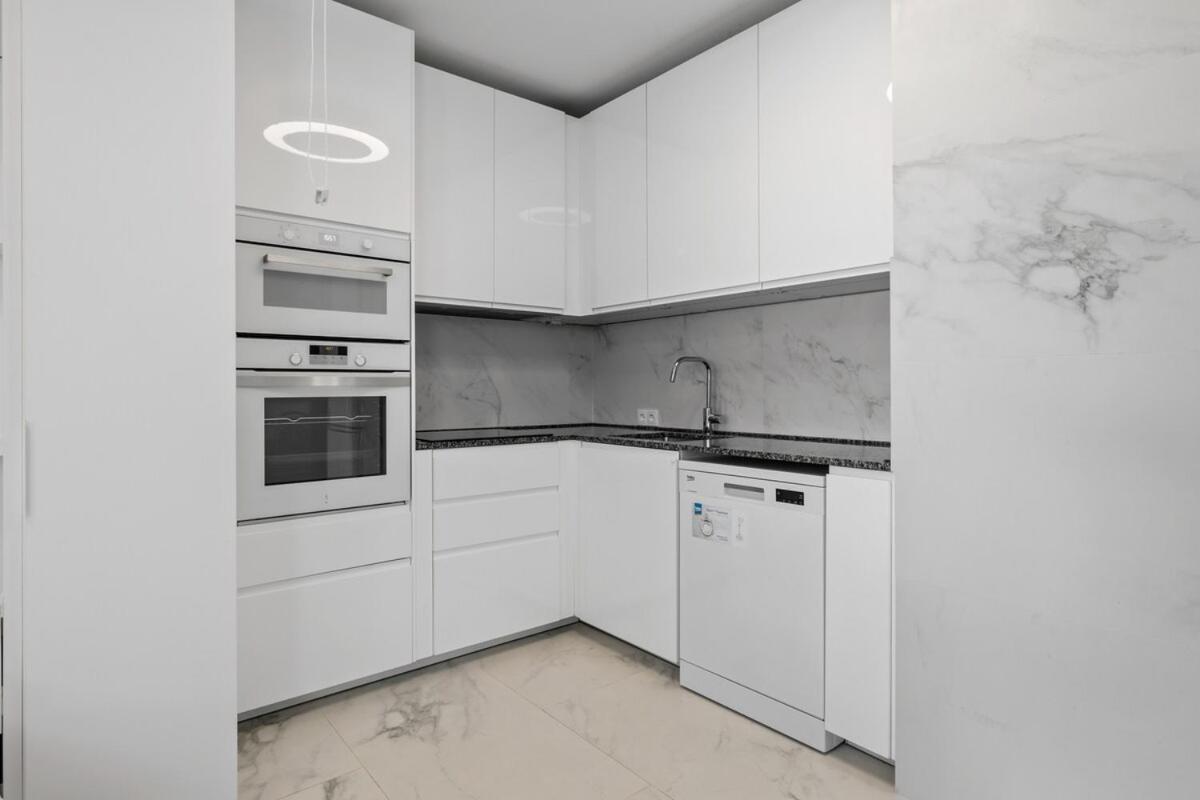 Fabulous One Bedroom Flat With Pool At The Golden Mile Apartment *