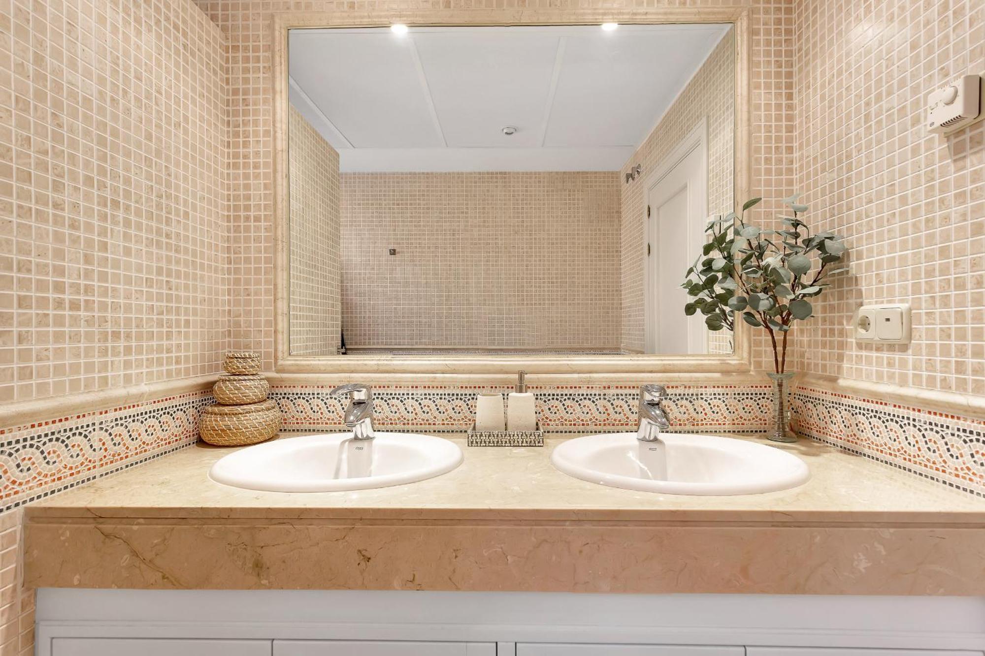 Amazing Sea Views Hacienda Elviria Apartment