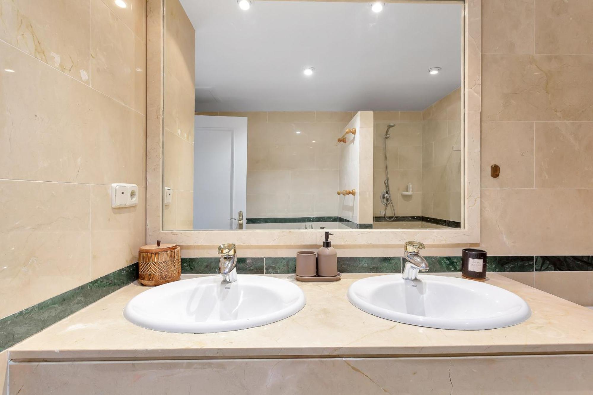 Amazing Sea Views Hacienda Elviria Apartment