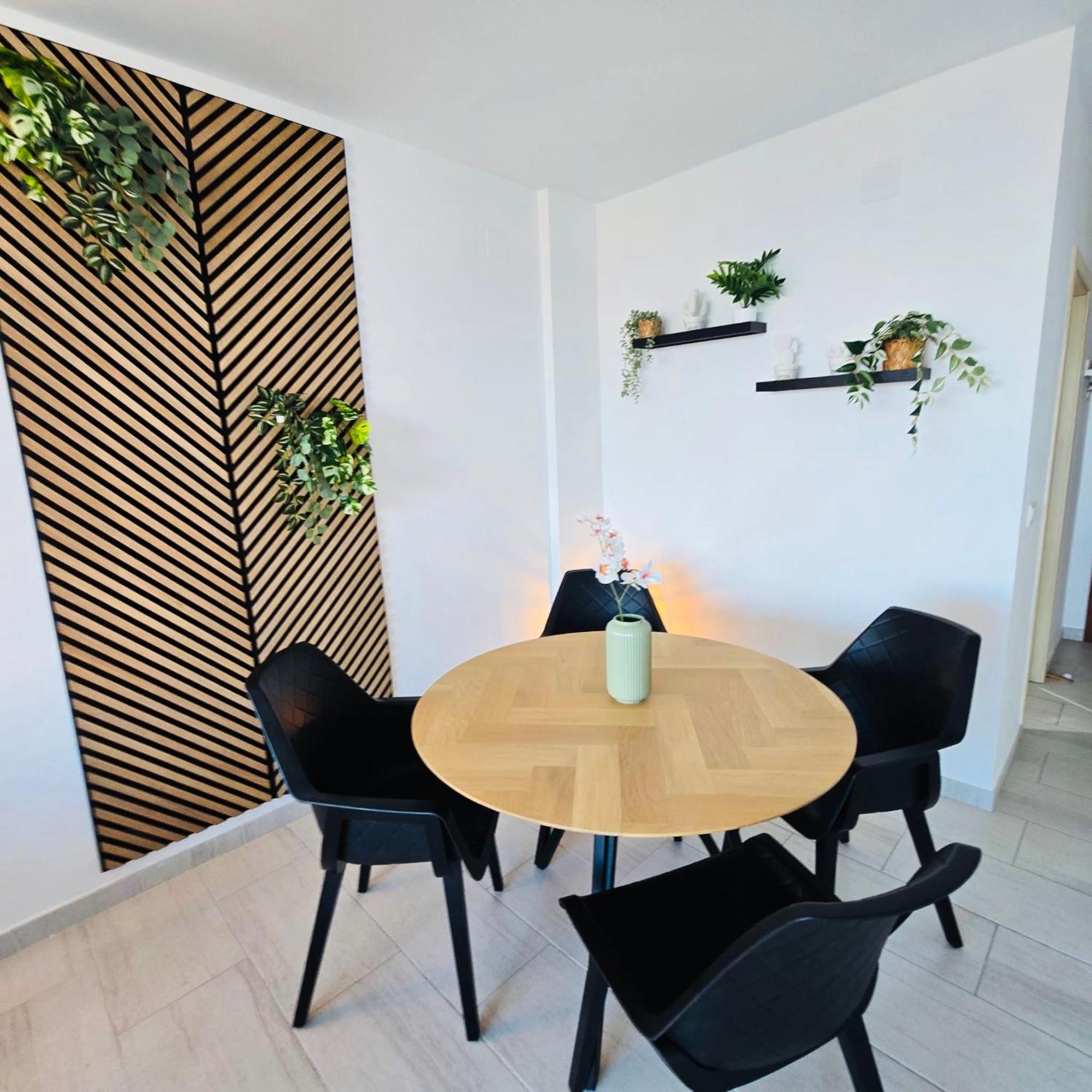 Center Walking Distance And Plaza De Naranjos Marbella