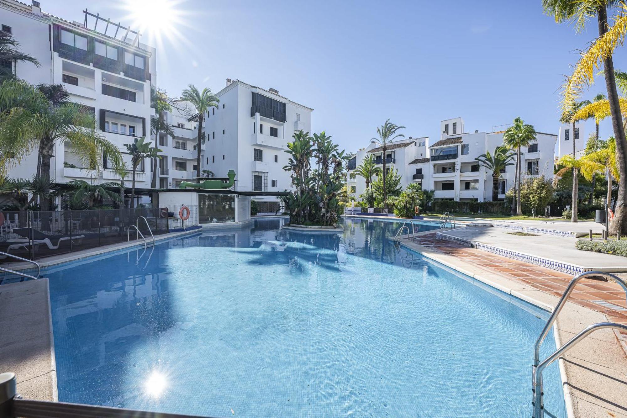 Blukai And Pool With Private Parking Marbella