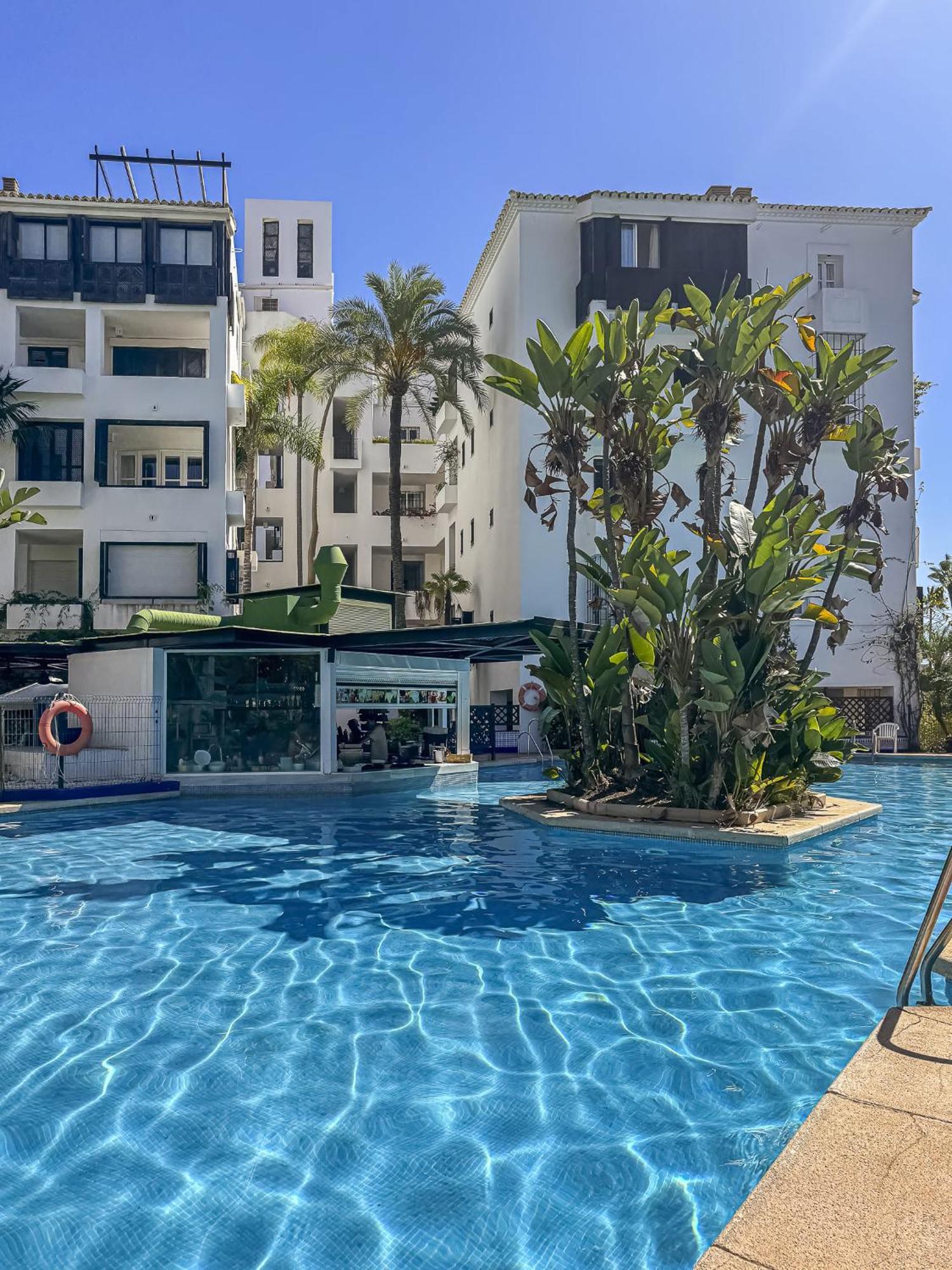 Blukai And Pool With Private Parking Apartment *