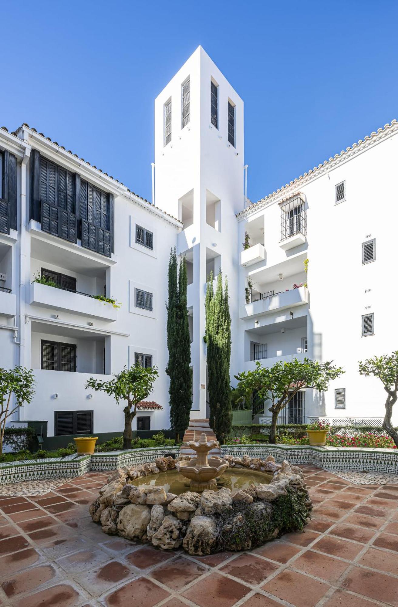 Blukai And Pool With Private Parking Apartment Marbella
