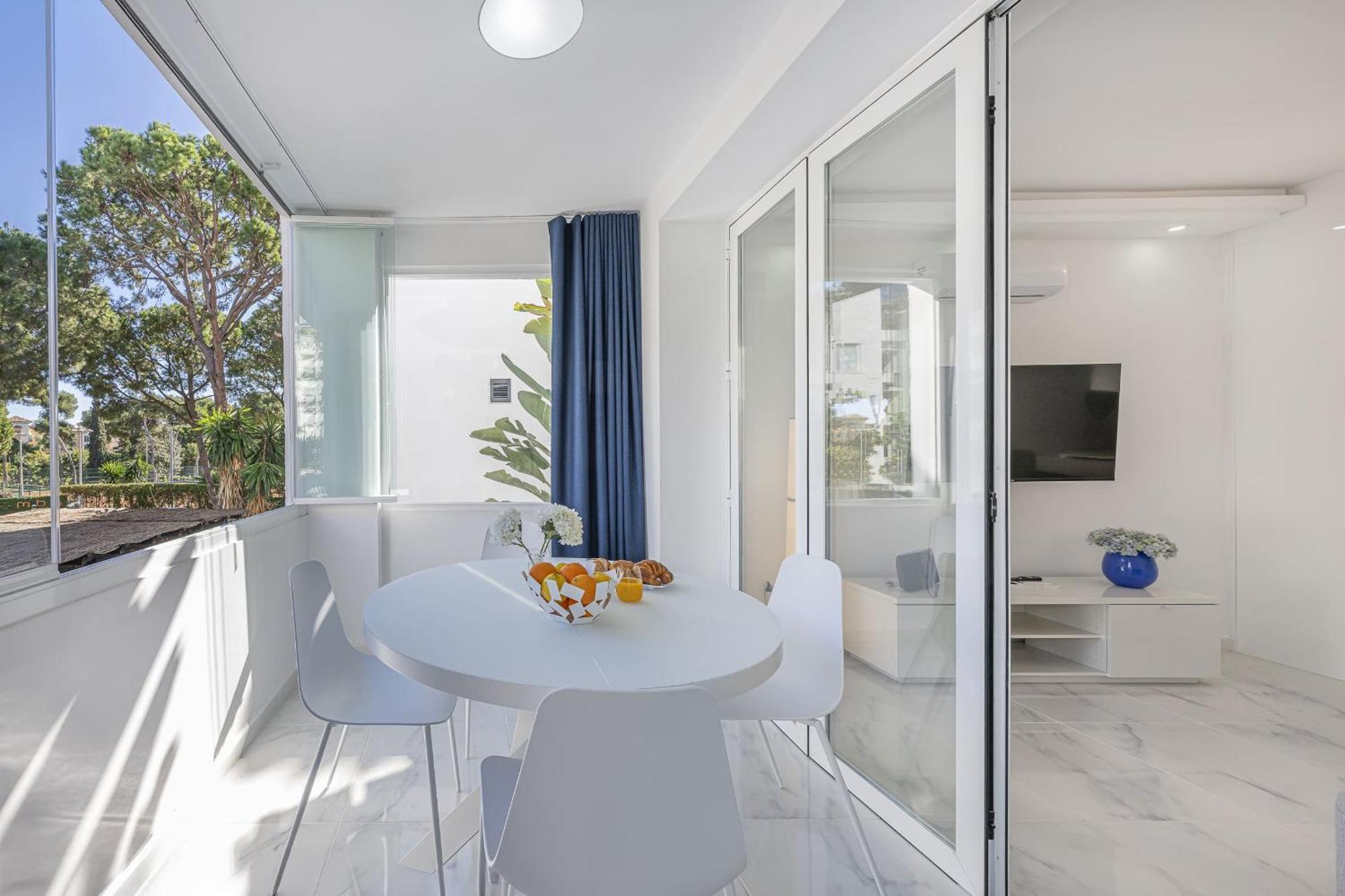 Blukai And Pool With Private Parking Marbella