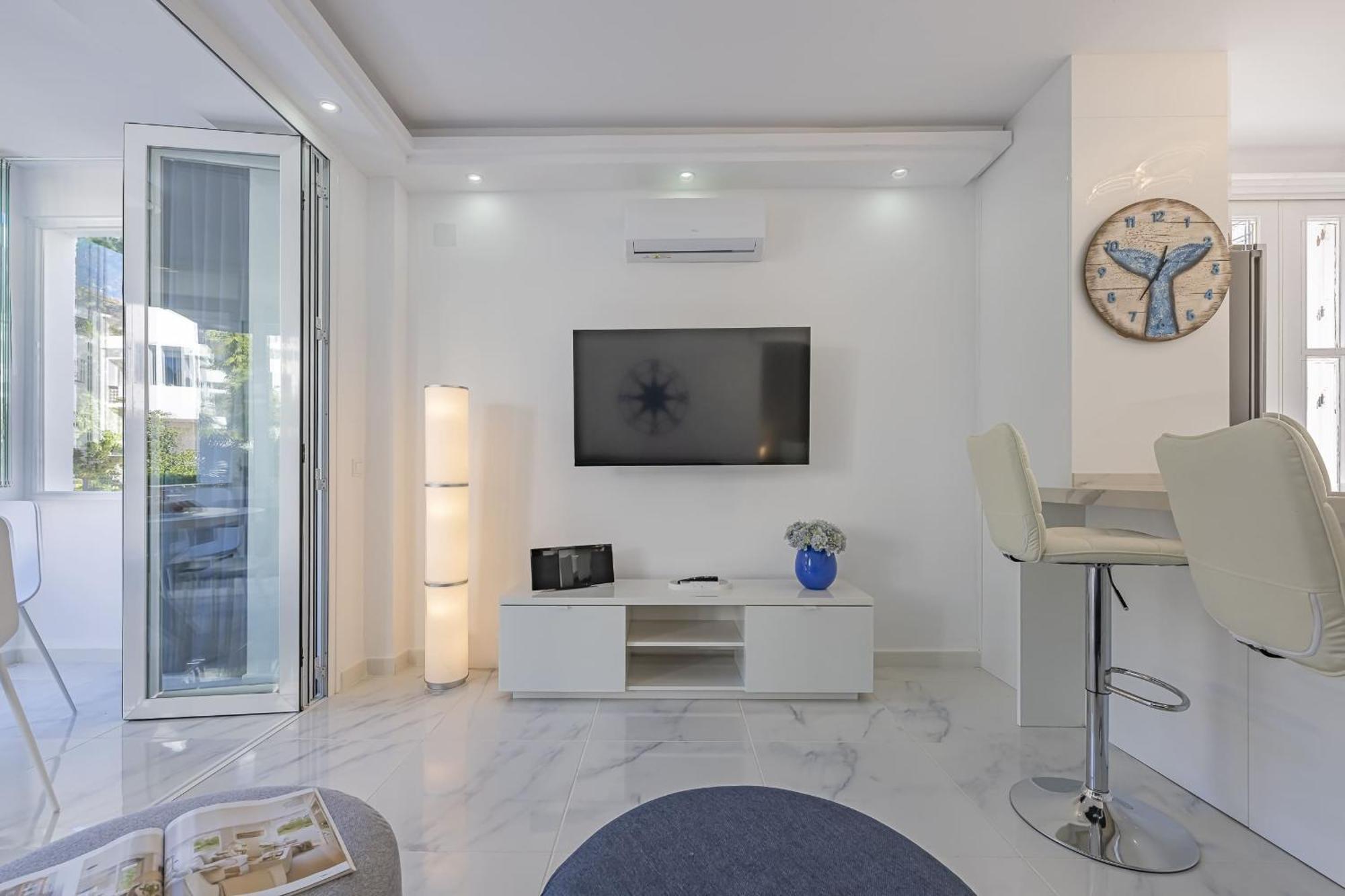 Blukai And Pool With Private Parking Marbella