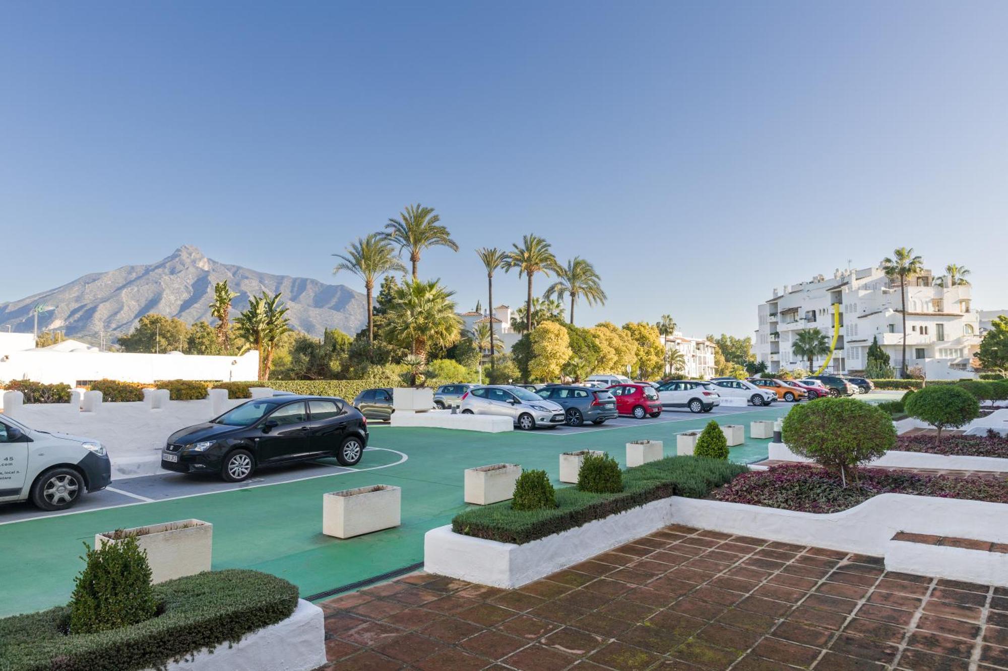 Urb, La Alcazaba 614 Y 642 Banus Apartamento