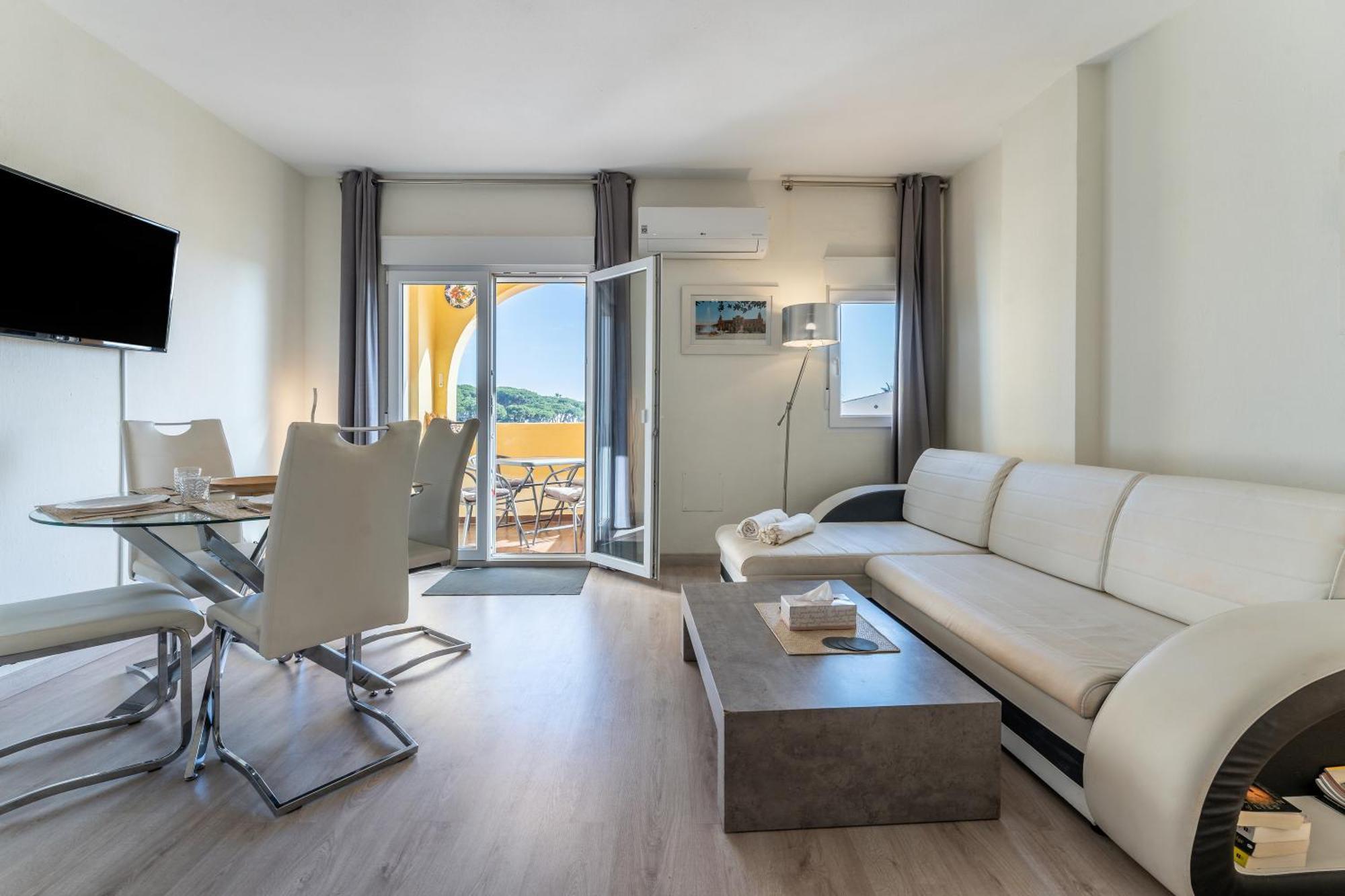 Beachfront Puerto Cabopino Apartment Marbella