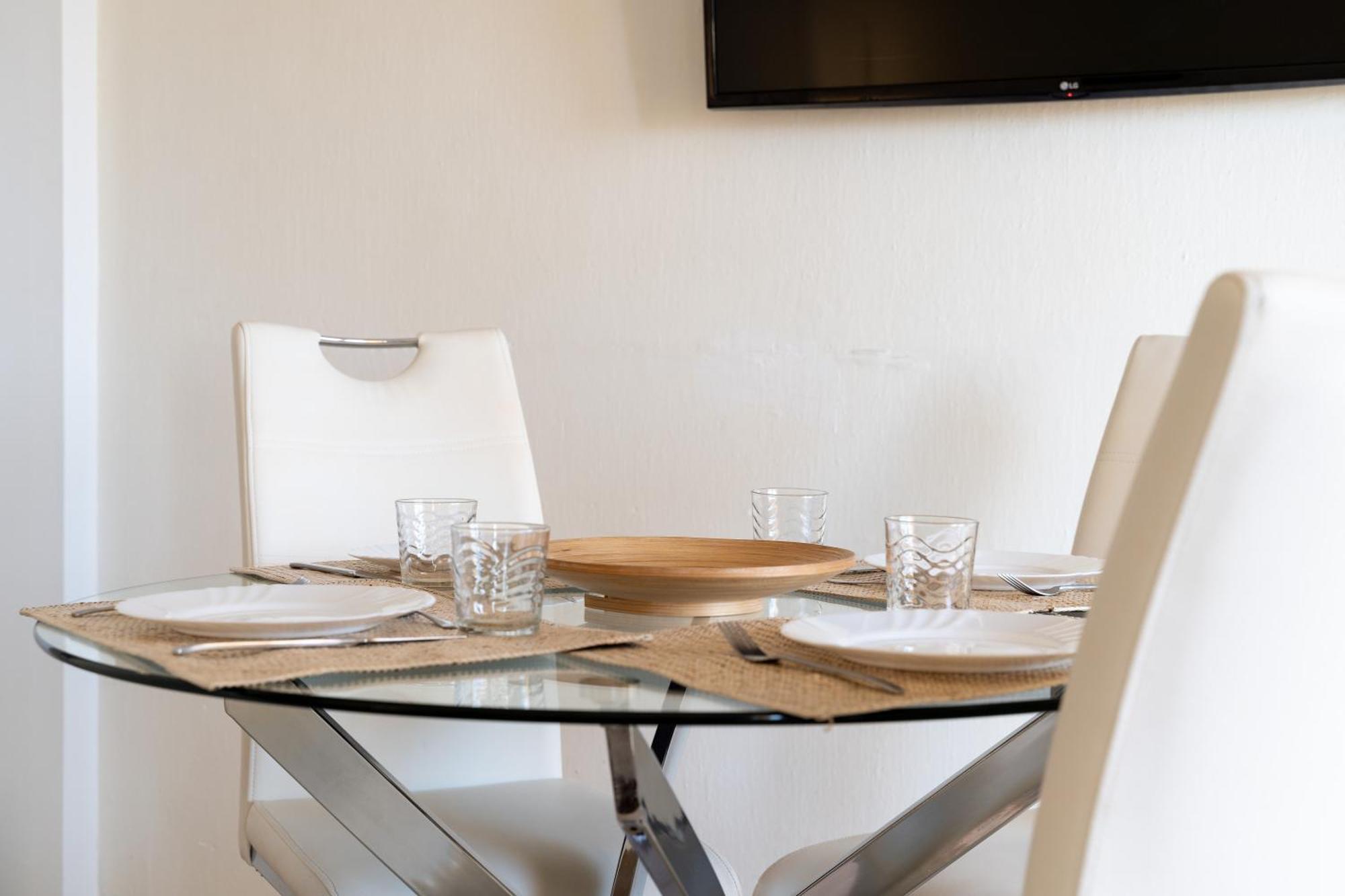 Beachfront Puerto Cabopino Apartment Marbella