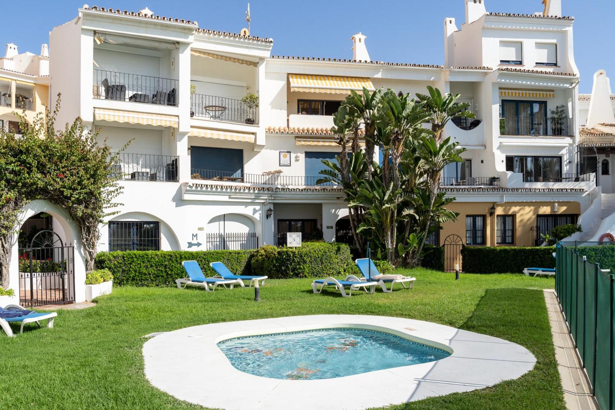 Beachfront Puerto Cabopino Apartment