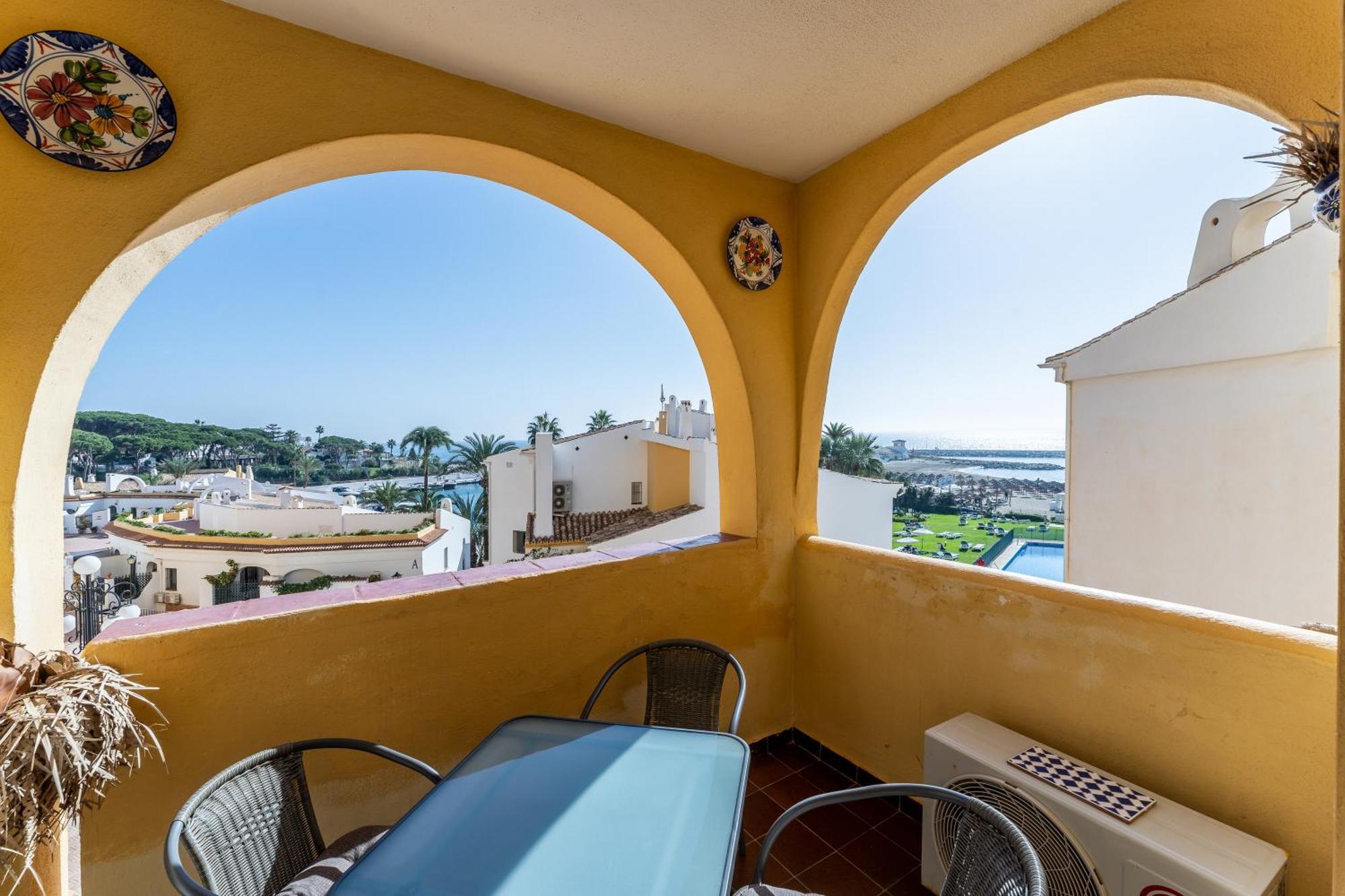 Beachfront Puerto Cabopino Apartment Marbella