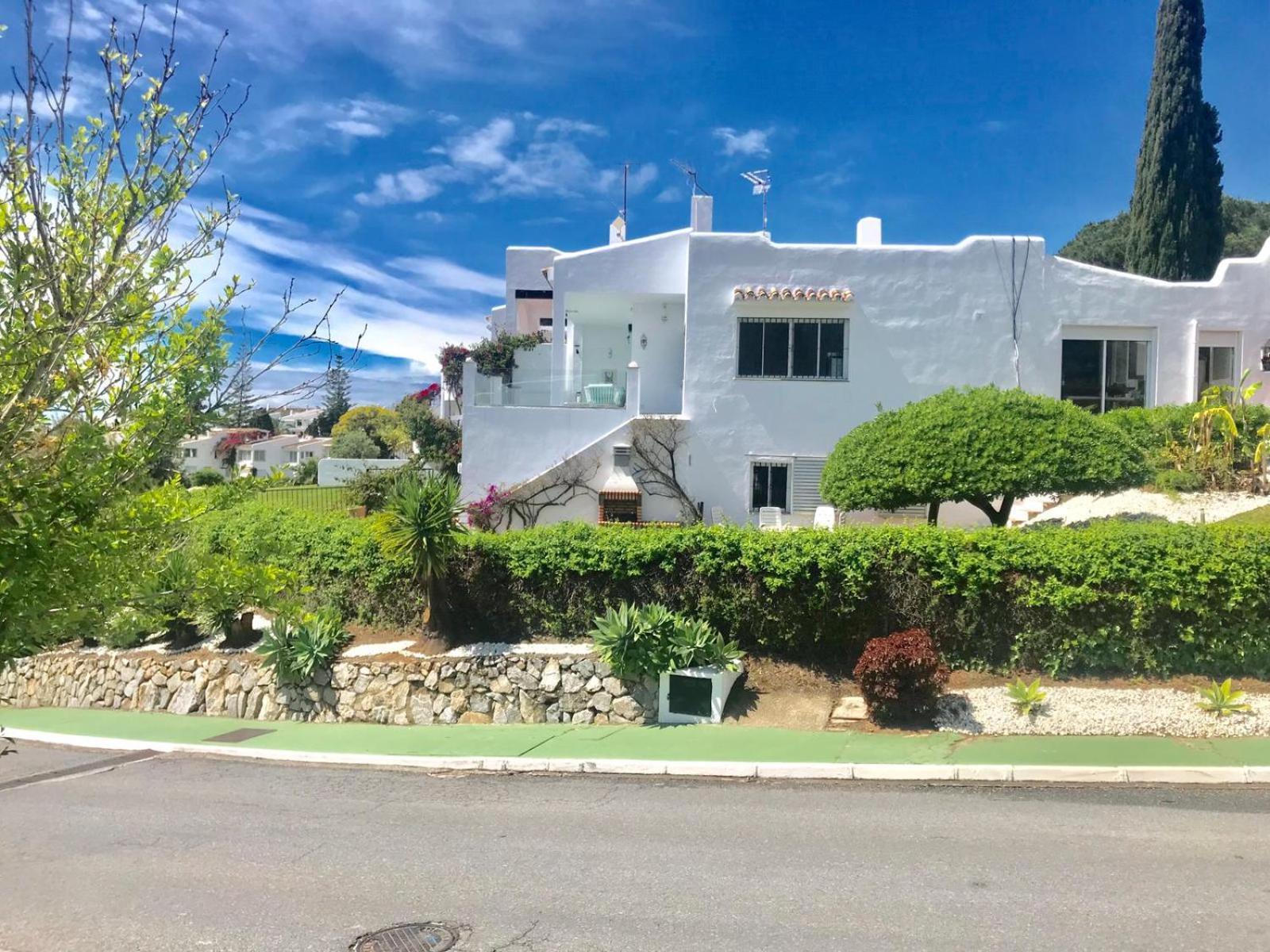 Amazing & Luxurious Golf,sea,lake,mountain View In Puerto Banus Pousada