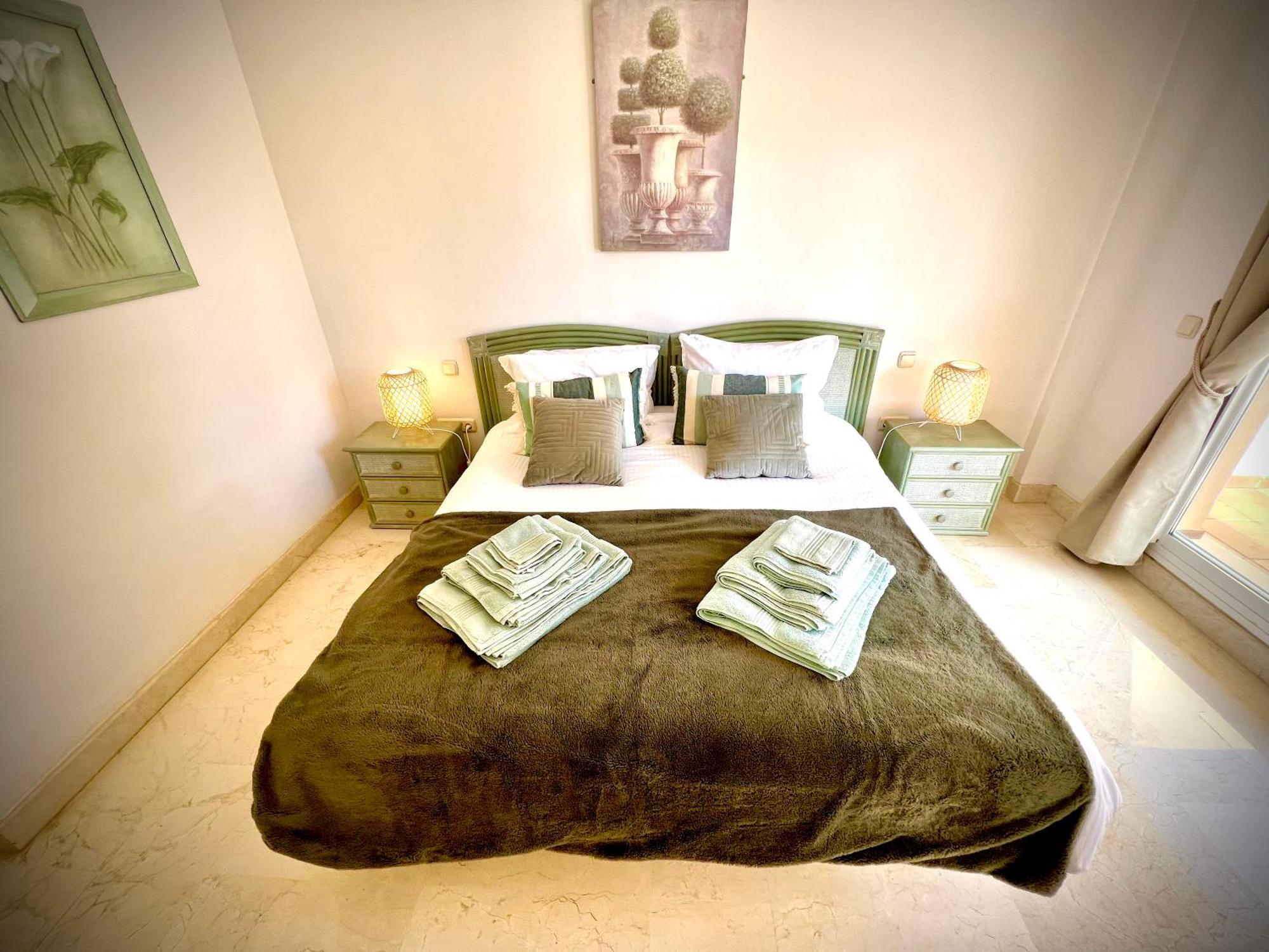 2-bed Apartamento
