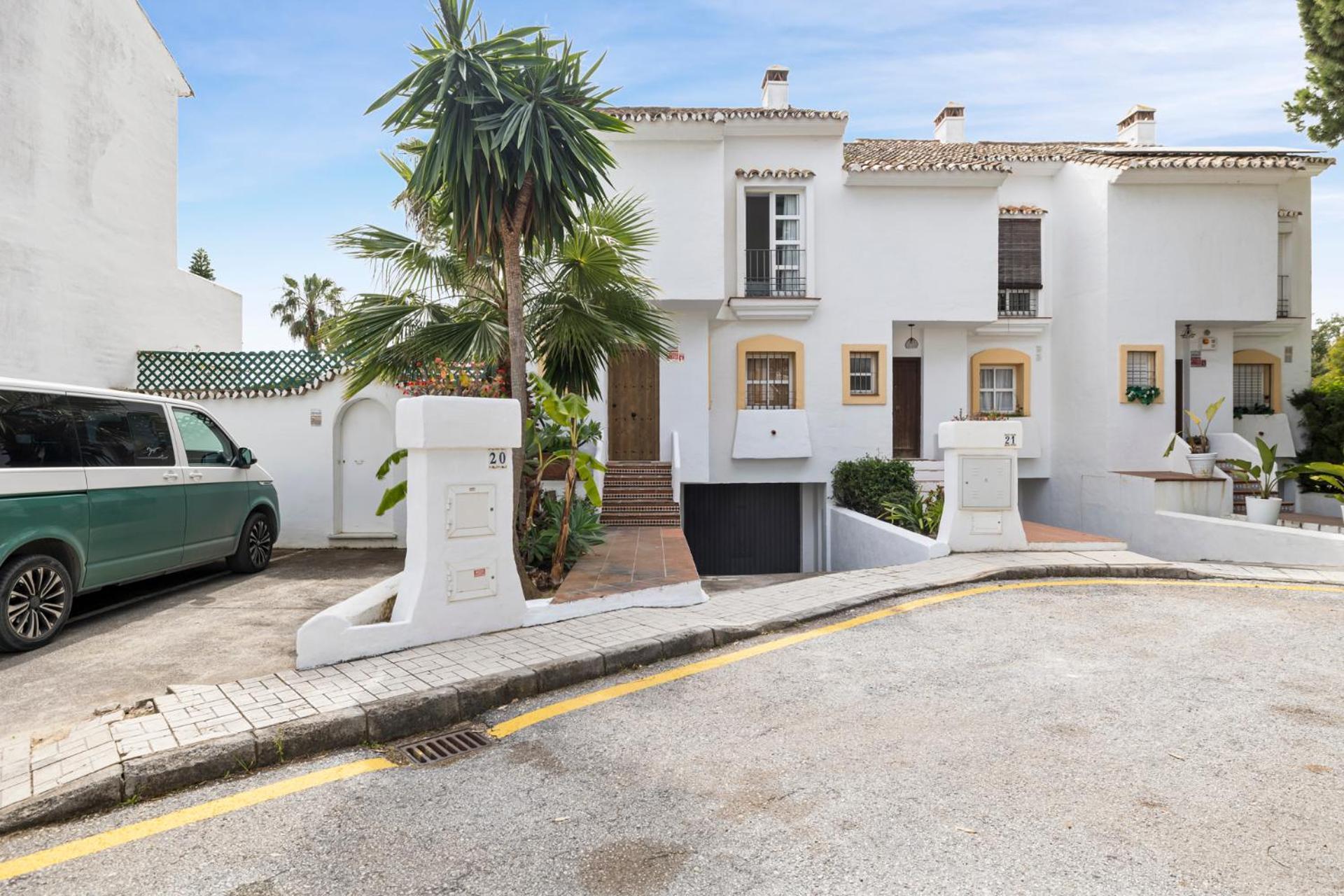 Jardin De Pinos Holiday home Marbella