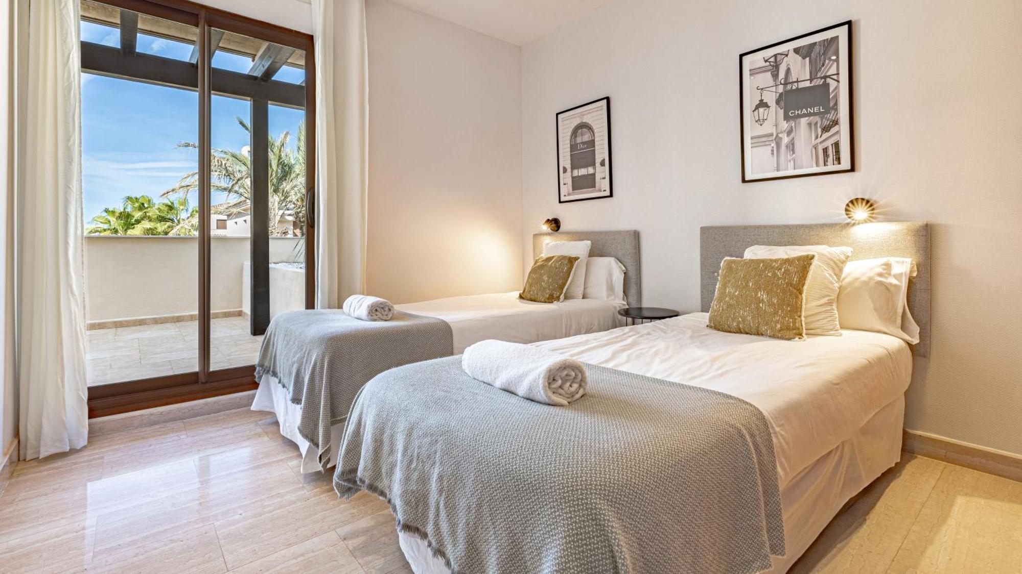 Vacation Marbella: Private Heated Pool Retreat Near Puerto Banus Apartment