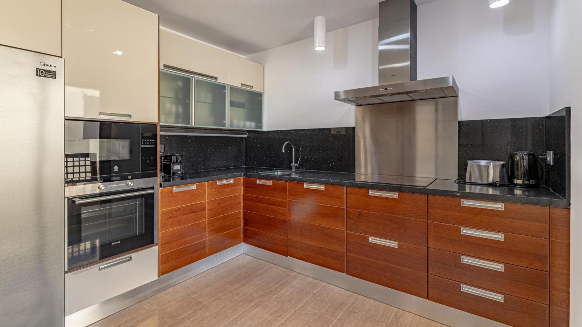 Apartment Vacation Marbella: Private Heated Pool Retreat Near Puerto Banus *