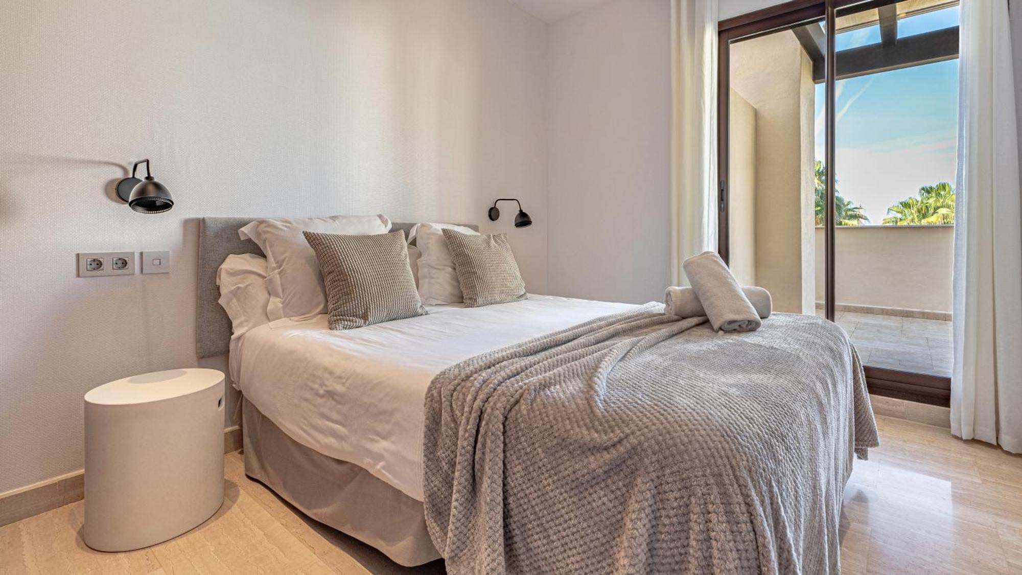 Apartment Vacation Marbella: Private Heated Pool Retreat Near Puerto Banus