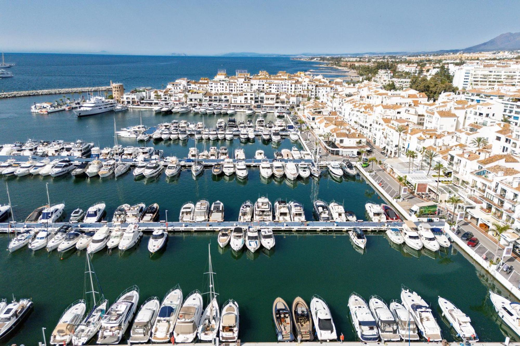 243-fully Renovated-puerto Banus Front Line Penthouse Appartement *