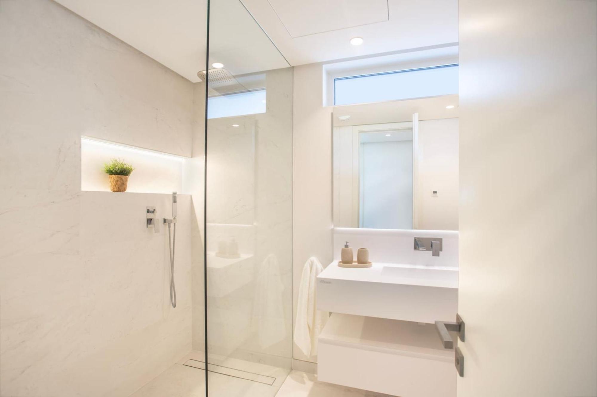 Luxury With Jacuzzi