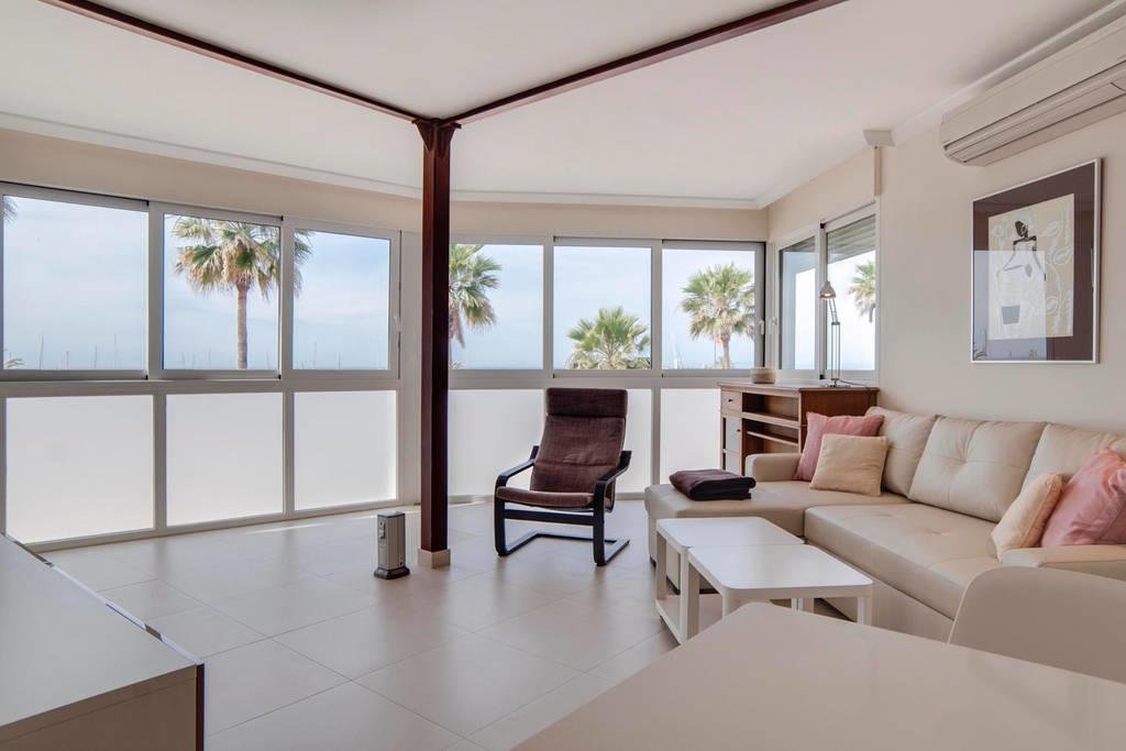 Luxury Views Apartment *