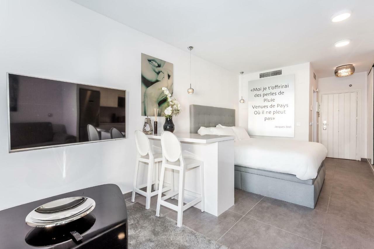 By Riva - Outstanding, Contemporary In Puerto Banus Gardens Apartment Marbella