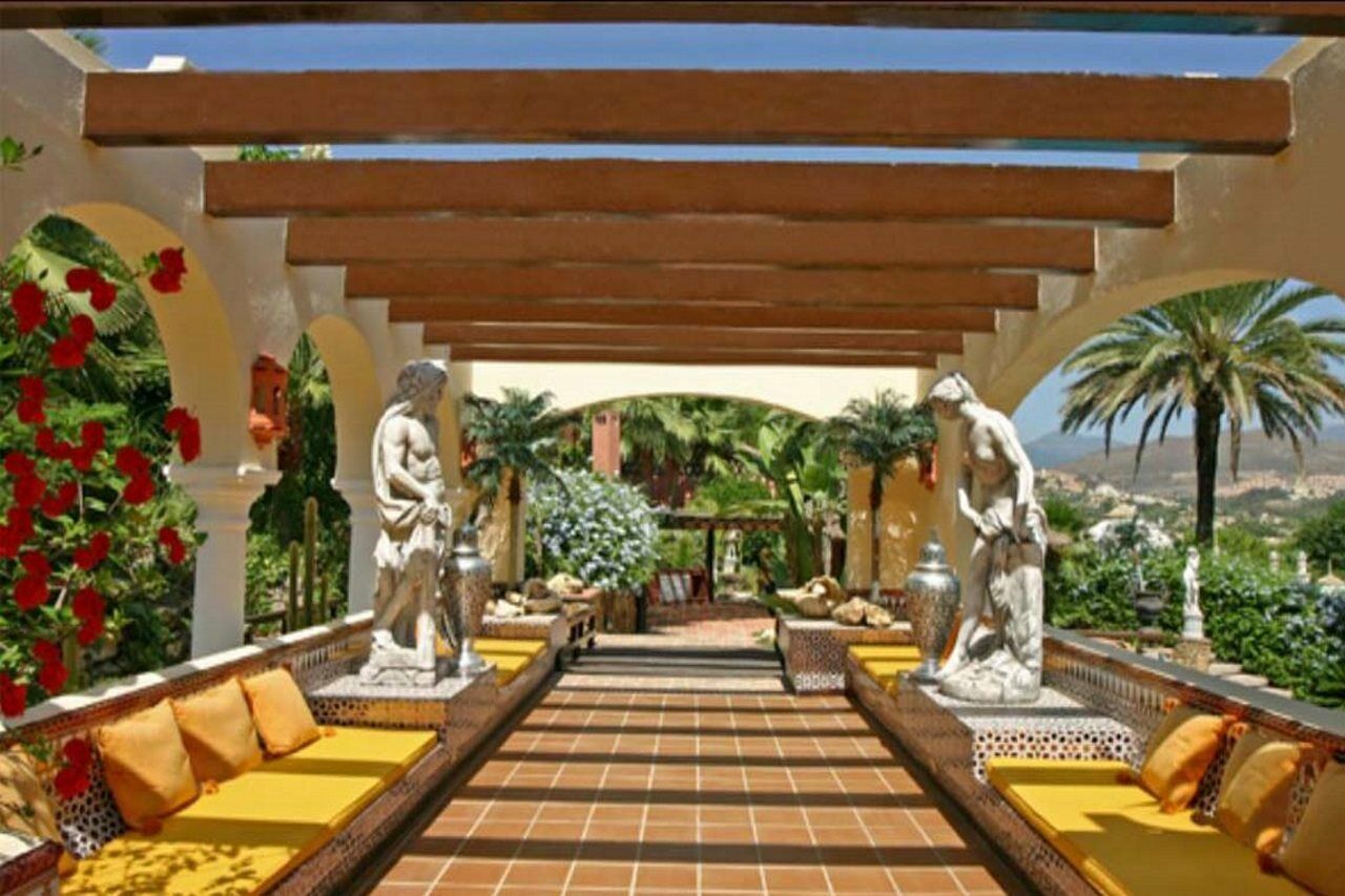 Royal Empire Villa