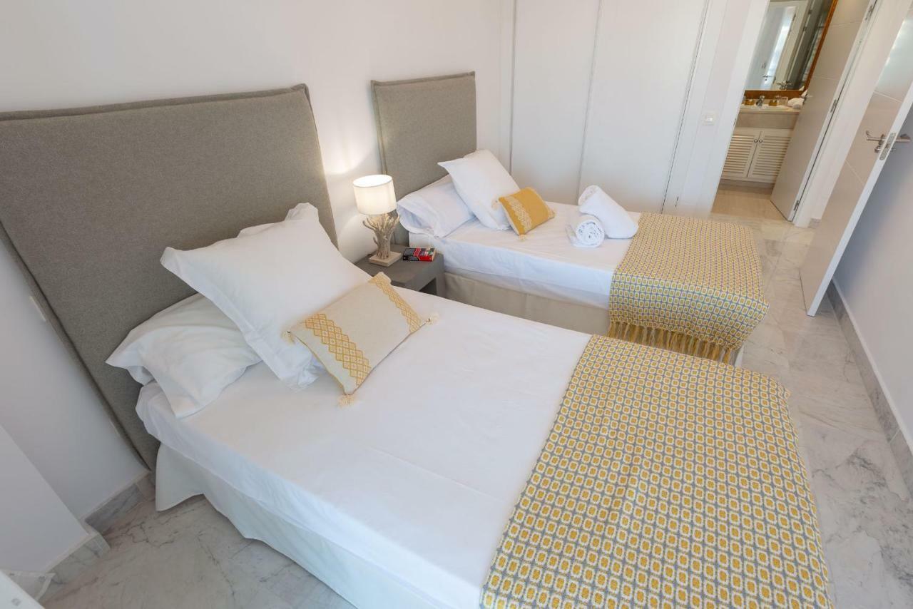 Apartment Puerto Banus Sea Front