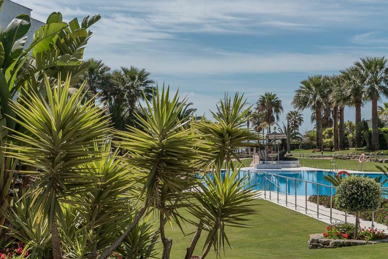 Apartment Front In Puerto Banus *