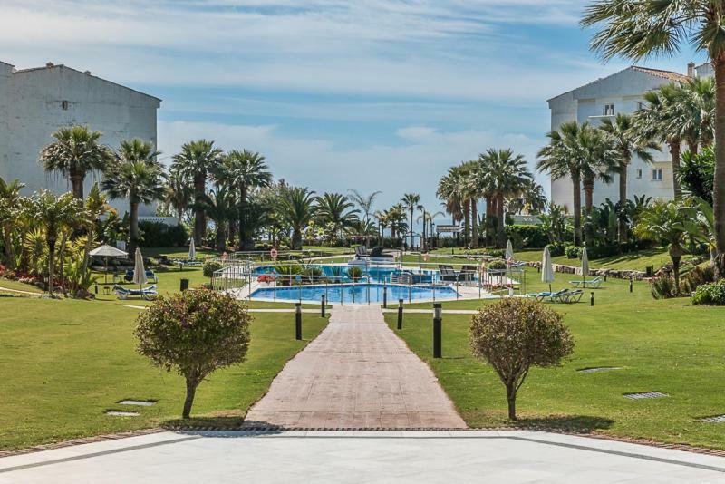 Front In Puerto Banus Apartment