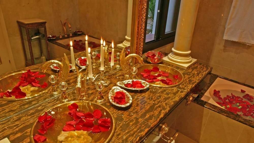 Royal Roman Empire Hotel