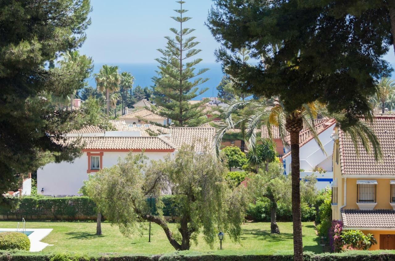 Seaview Flat With Sunny Balcony - Apartment Marbella