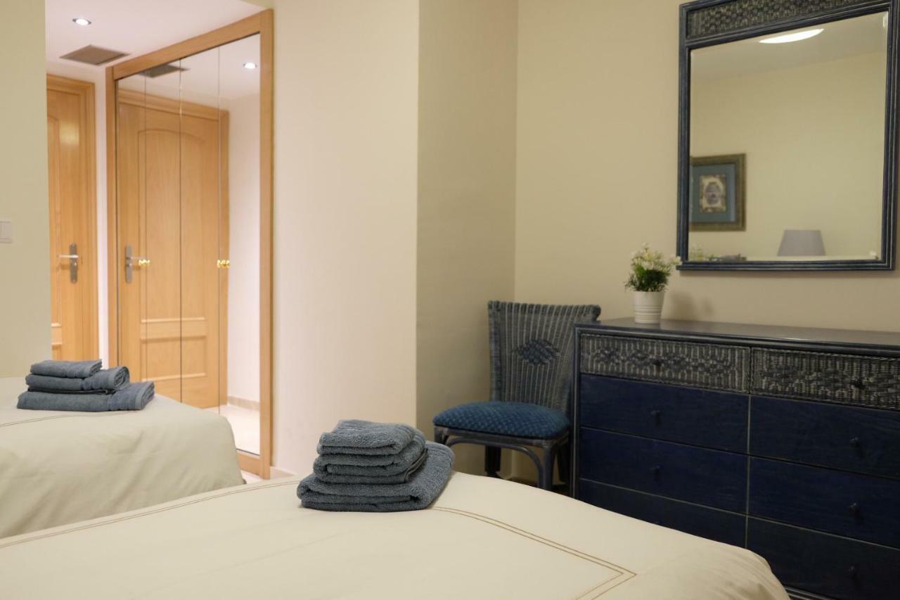 Luxury Modern With Terrace, Pool And Garage! Apartamento *