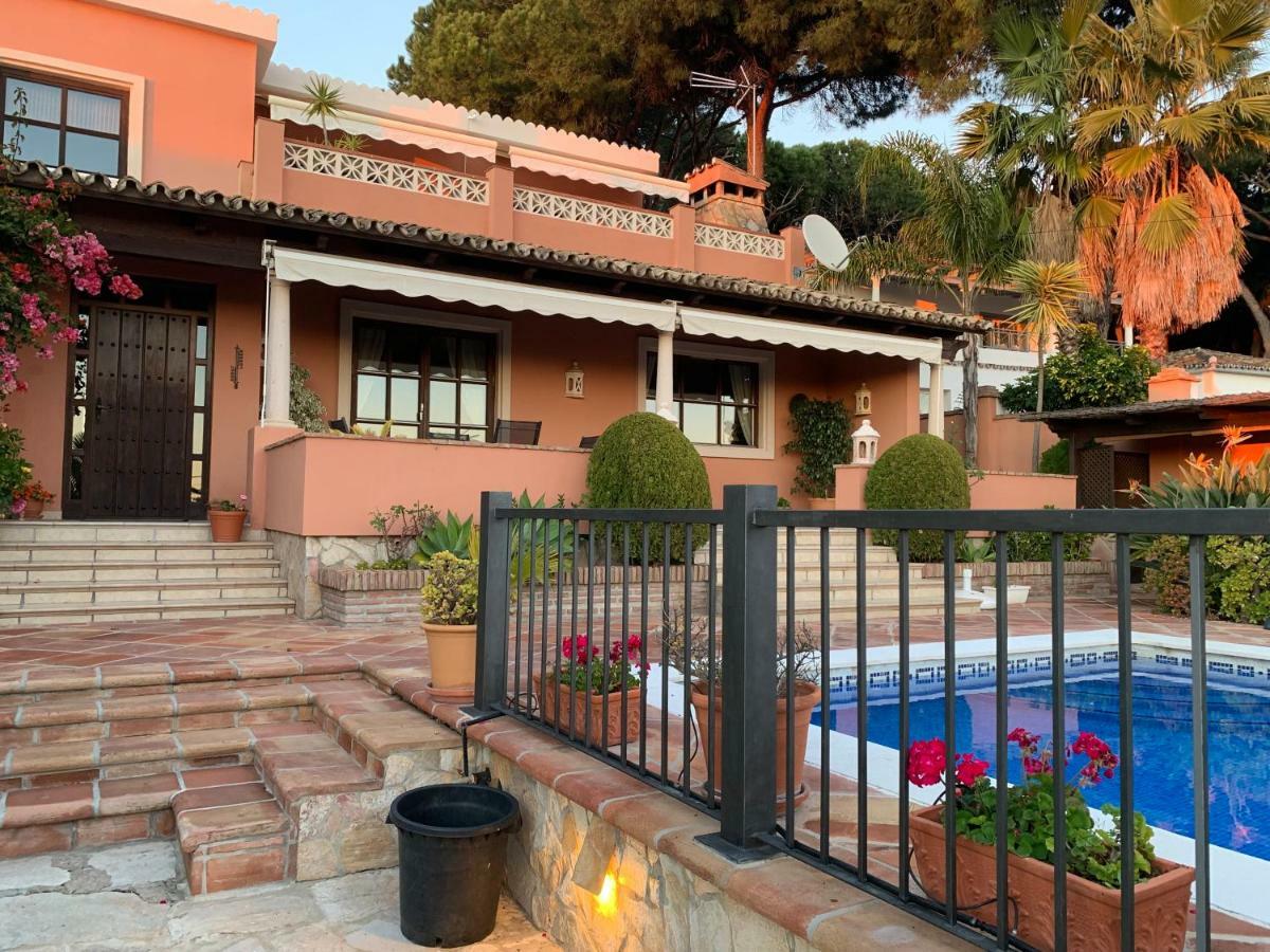 Exclusive Andalusian El Pino In Cabopino Villa