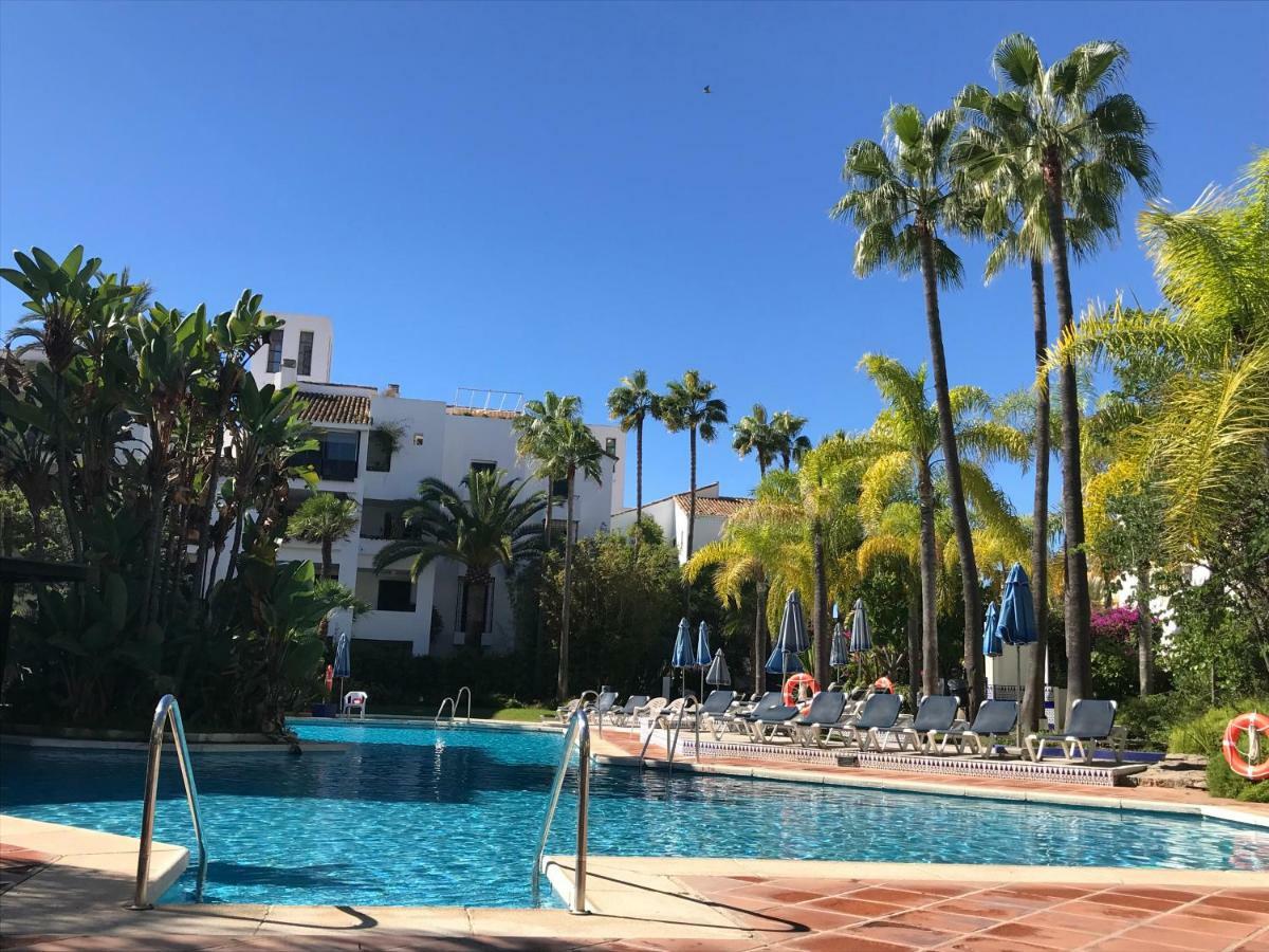 Jardines De Golondrinas With Sea Views Marbella