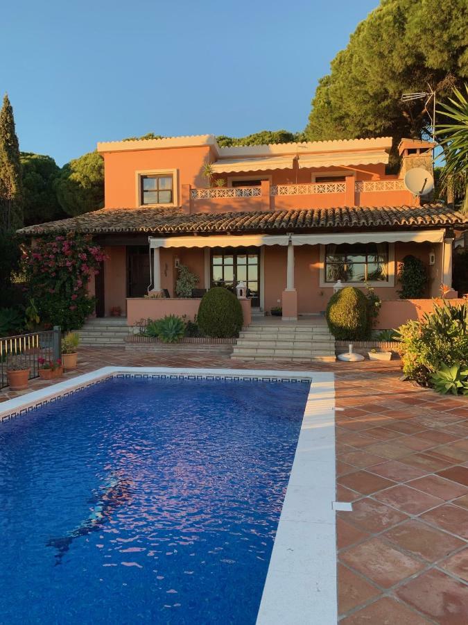 Exclusive Andalusian El Pino In Cabopino *
