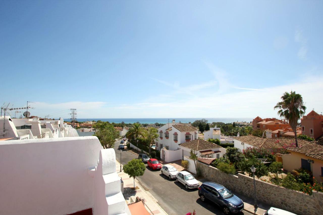 Rooftop - Chalet En Cabo Pino Con Vistas Al Mar, Jardines Y Piscina