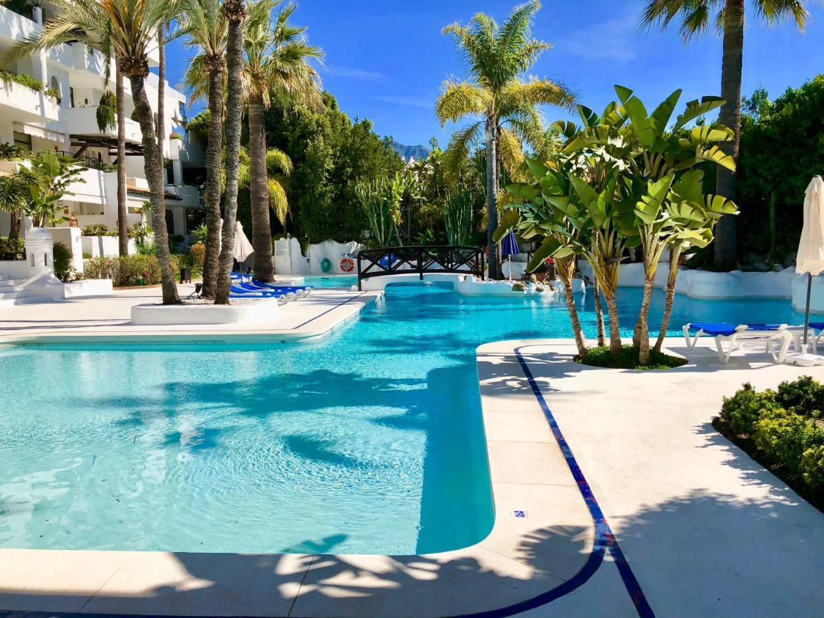 Luxury In La Isla, Puerto Banus Apartment Marbella